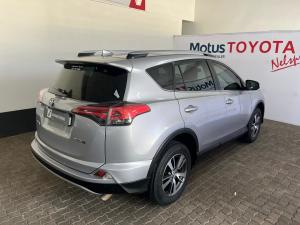 Toyota RAV4 2.0 GX - Image 2