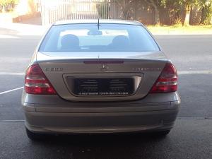 Mercedes-Benz C200K Classic - Image 5