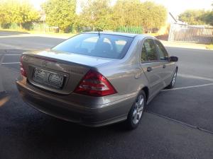 Mercedes-Benz C200K Classic - Image 2