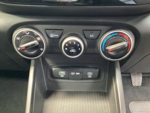 Hyundai Venue 1.2 Premium - Image 16