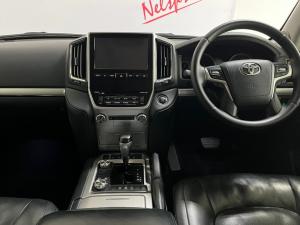 Toyota Land Cruiser 200 4.5D-4D V8 VX - Image 6