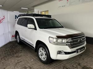 Toyota Land Cruiser 200 4.5D-4D V8 VX - Image 1