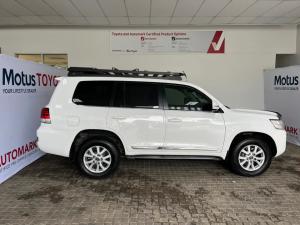 Toyota Land Cruiser 200 4.5D-4D V8 VX - Image 3