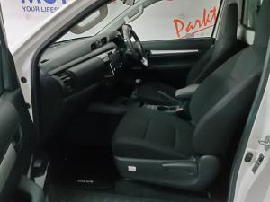 Toyota Hilux 2.4GD-6 single cab Raider manual - Image 7