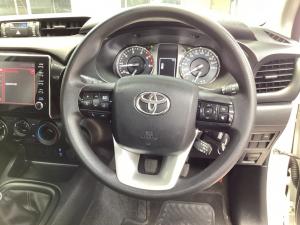 Toyota Hilux 2.4GD-6 single cab Raider manual - Image 8
