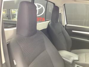 Toyota Hilux 2.4GD-6 single cab Raider manual - Image 15