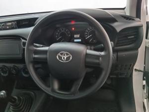 Toyota Hilux 2.0 single cab S (aircon) - Image 8