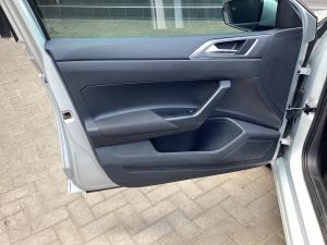 Volkswagen Polo hatch 1.0TSI Comfortline auto - Image 25