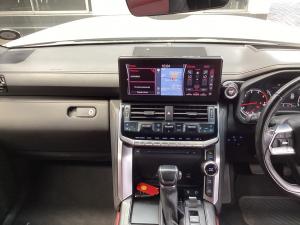 Toyota Land Cruiser 300 3.3D GR-Sport - Image 14