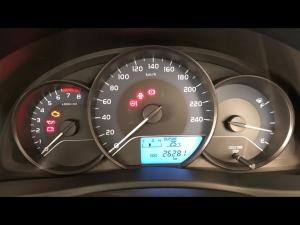 Toyota Corolla Quest 1.8 Plus manual - Image 9