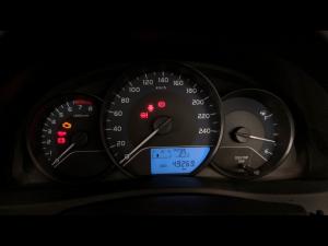 Toyota Corolla Quest 1.8 Plus manual - Image 9