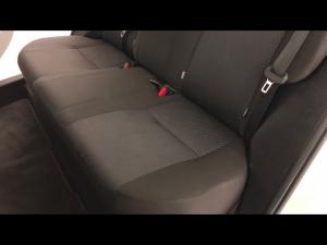 Toyota Corolla Quest 1.8 Plus manual - Image 12