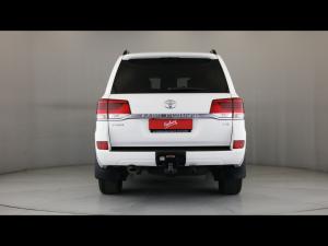 Toyota Land Cruiser 200 4.5D-4D V8 VX-R - Image 5