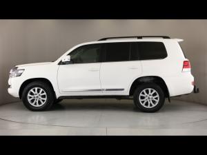 Toyota Land Cruiser 200 4.5D-4D V8 VX-R - Image 22
