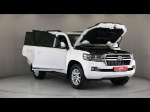 Toyota Land Cruiser 200 4.5D-4D V8 VX-R - Image 29