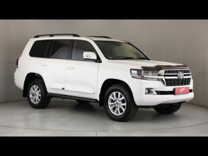 Toyota Land Cruiser 200 4.5D-4D V8 VX-R - Image 1