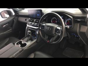 Toyota Land Cruiser 300 3.5T GR-Sport - Image 10