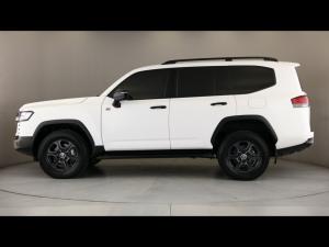 Toyota Land Cruiser 300 3.5T GR-Sport - Image 22