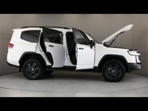 Toyota Land Cruiser 300 3.5T GR-Sport - Image 30