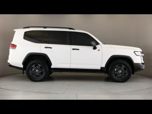 Toyota Land Cruiser 300 3.5T GR-Sport - Image 3