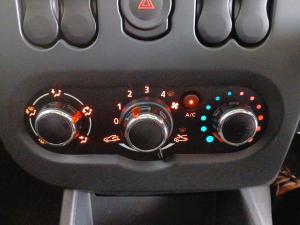 Nissan NP200 1.6i safety pack (aircon) - Image 13