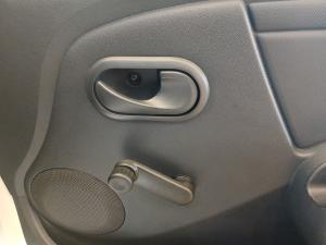 Nissan NP200 1.6i safety pack (aircon) - Image 21