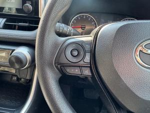 Toyota RAV4 2.0 GX auto - Image 9