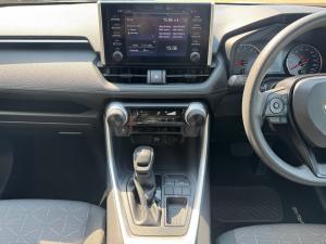 Toyota RAV4 2.0 GX auto - Image 13