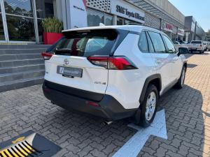 Toyota RAV4 2.0 GX auto - Image 2