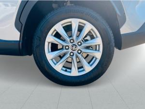 Toyota Corolla Cross 1.8 Xi - Image 15