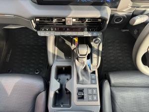 Toyota Land Cruiser Prado 2.8GD VX-R - Image 12