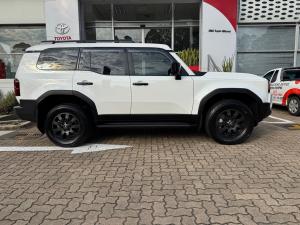 Toyota Land Cruiser Prado 2.8GD VX-R - Image 3