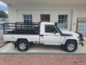 Toyota Land Cruiser 79 4.5D-4D LX V8 single cab - Image 3