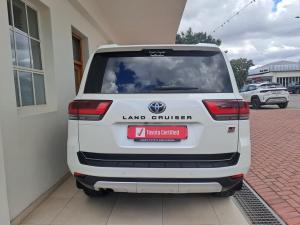 Toyota Land Cruiser 300 3.3D GR-Sport - Image 5