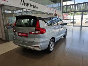 Toyota Rumion 1.5 S - Image 2