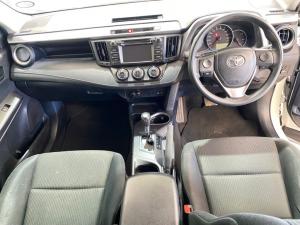 Toyota RAV4 2.0 GX automatic - Image 6