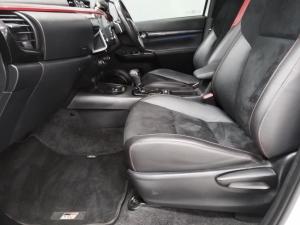 Toyota Hilux 2.8 GD-6 GR-S 4X4 automaticD/C - Image 7