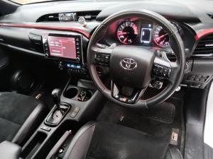 Toyota Hilux 2.8 GD-6 GR-S 4X4 automaticD/C - Image 9
