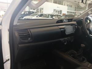 Toyota Hilux 2.4 GD-6 RB SRD/C - Image 11