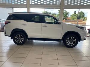 Toyota Fortuner 2.8GD-6 Raised Body automatic - Image 3