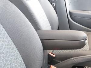 Volkswagen Polo Vivo 1.4 Life - Image 11