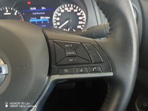 Nissan Navara 2.5DDTI LE/LE Plus automatic D/C - Image 12