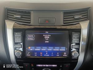 Nissan Navara 2.5DDTI LE/LE Plus automatic D/C - Image 14