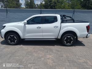 Nissan Navara 2.5DDTI LE/LE Plus automatic D/C - Image 22