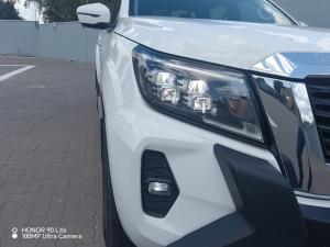 Nissan Navara 2.5DDTI LE/LE Plus automatic D/C - Image 23