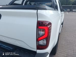 Nissan Navara 2.5DDTI LE/LE Plus automatic D/C - Image 24