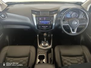 Nissan Navara 2.5DDTI LE/LE Plus automatic D/C - Image 6