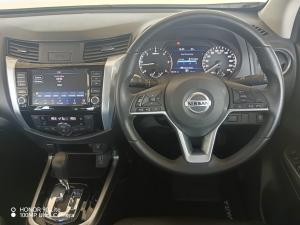 Nissan Navara 2.5DDTI LE/LE Plus automatic D/C - Image 9