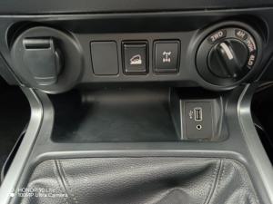 Nissan Navara 2.5DDTI LE/LE Plus 4X4 D/C - Image 15