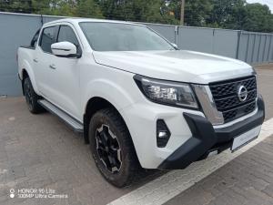 Nissan Navara 2.5DDTI LE/LE Plus 4X4 D/C - Image 1